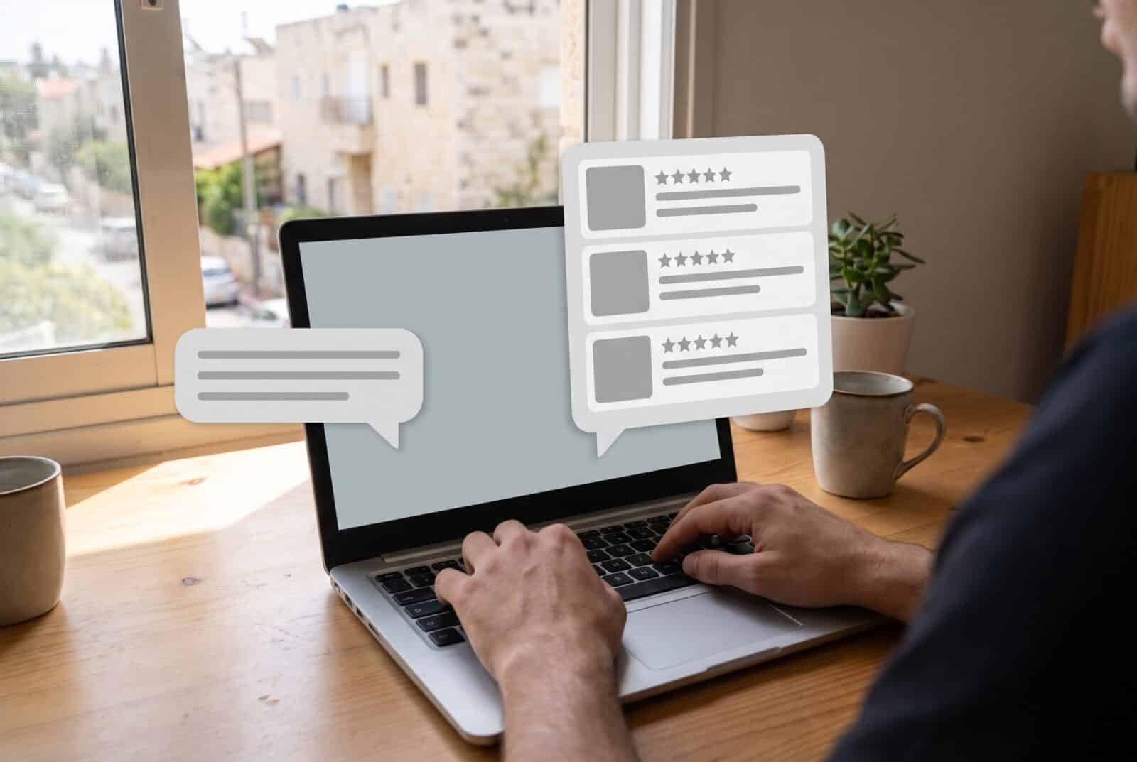 קידום ב-ChatGPT: אדם מקליד שאלה לצ׳אטבוט AI ומקבל רשימת המלצות על עסקים
